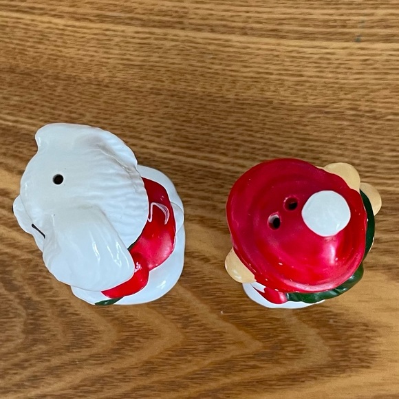 Vintage Holiday Salt and Pepper Shakers Anthropomorphic Animals with Snowballs - Picture 8 of 12